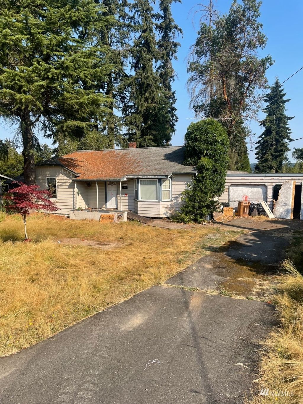 Photo of 8116 NE 155th Street, Kenmore, WA 98028 (MLS # 1992389)