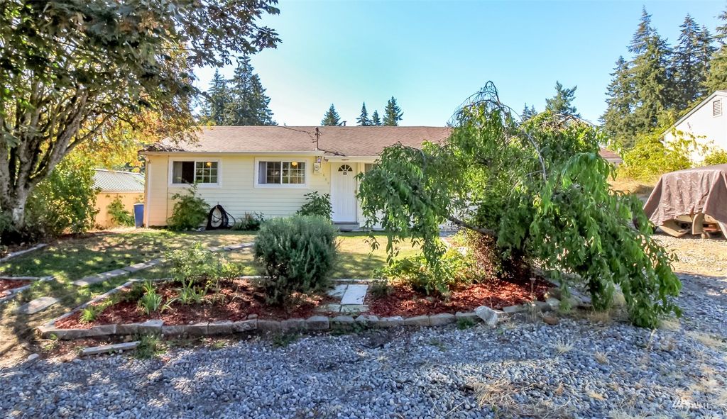 Photo of 609 SW 307th Street, Federal Way, WA 98023 (MLS # 1994228)