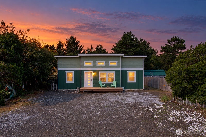 320 Marine View Drive SW