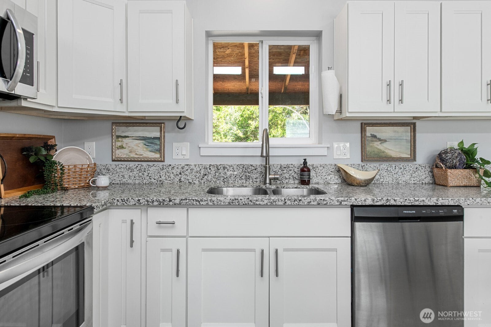 320 Marine View Drive SW