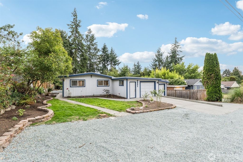 Photo of 2531 NE 204th Street, Shoreline, WA 98155 (MLS # 2425583)