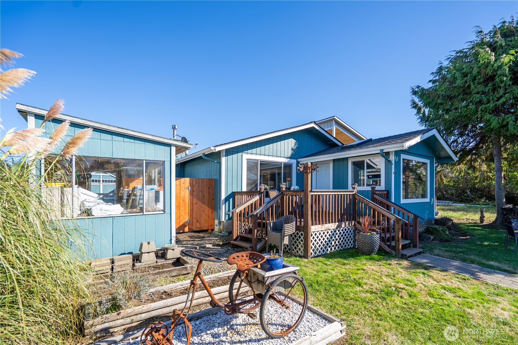 213 Canal Drive NE