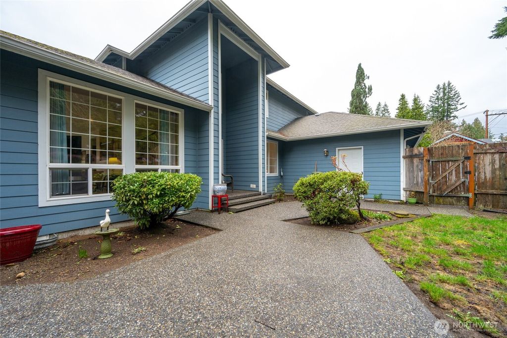 Photo of 1335 Birch Street, Bellingham, WA 98229 (MLS # 2494138)