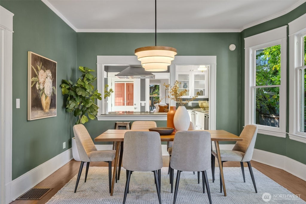 Photo of 809 23rd Avenue E, Seattle, WA 98112 (MLS # 2588151)