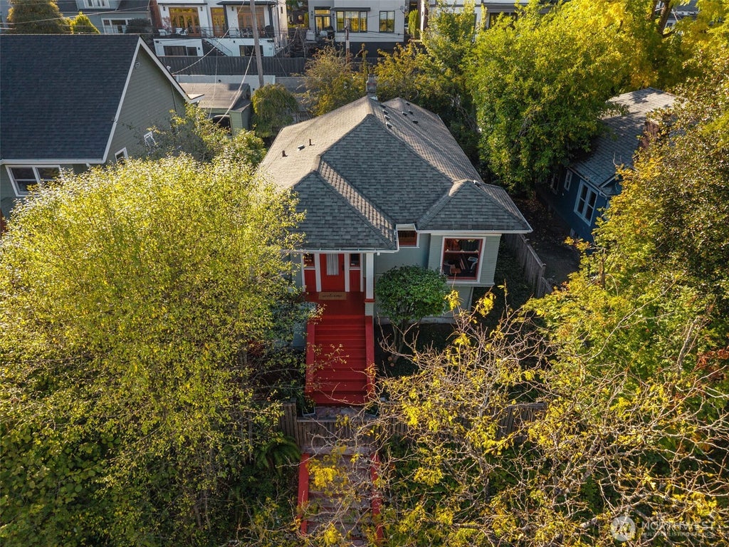 Photo of 809 23rd Avenue E, Seattle, WA 98112 (MLS # 2588151)