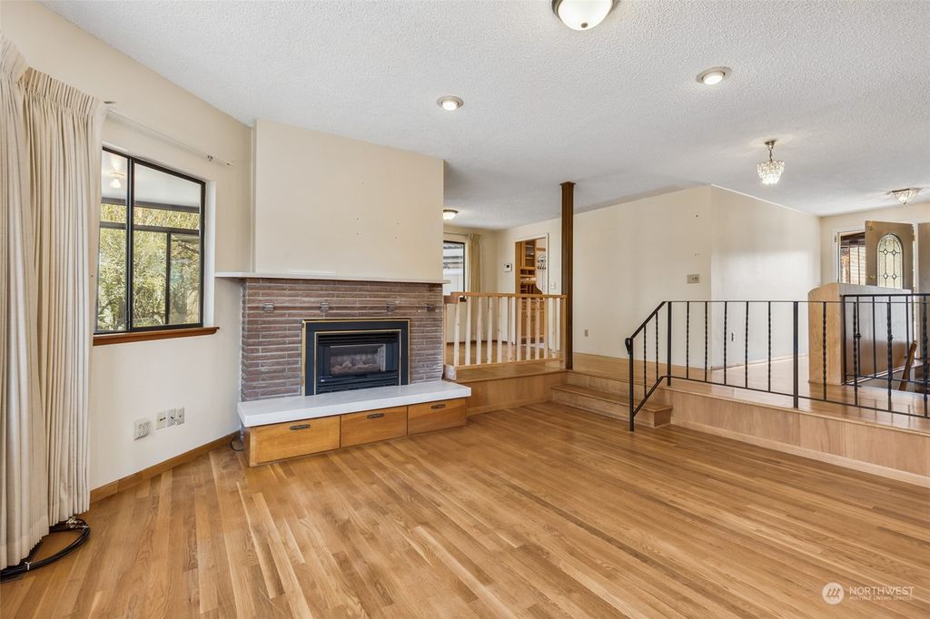 Photo of 130 SW 194th Street, Normandy Park, WA 98166 (MLS # 2217954)