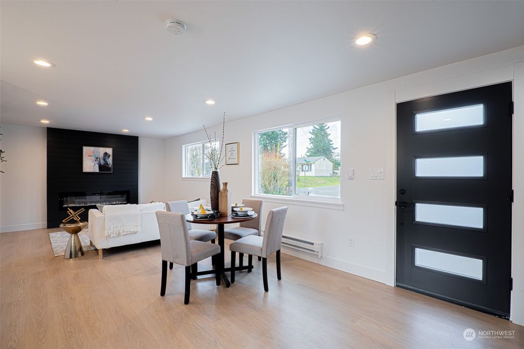 Photo of 615 SW 307th Street, Federal Way, WA 98023 (MLS # 2197739)