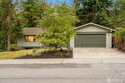 Photo of 16921 135th Place SE, Renton, WA 98058 (MLS # 2441049)