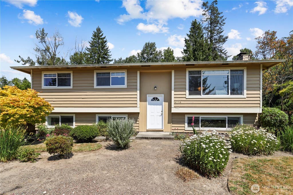 Photo of 14556 75th Avenue NE, Kenmore, WA 98028 (MLS # 2552020)