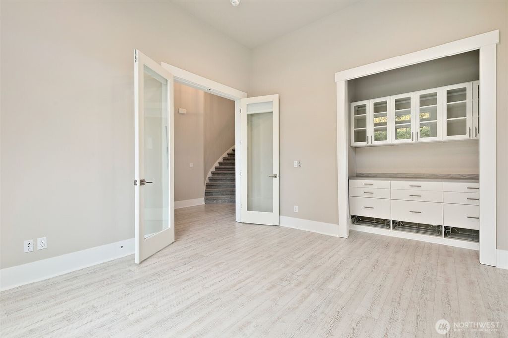 Photo of 11575 SE 81st Street, Newcastle, WA 98056 (MLS # 2454397)