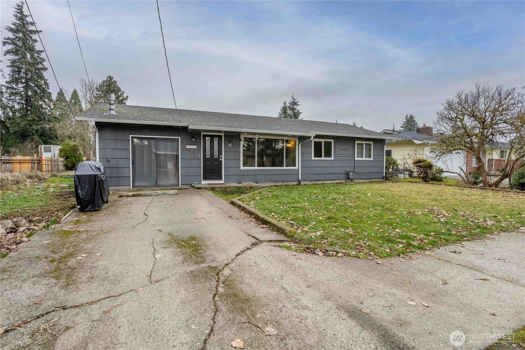 Photo of 1021 W 4th Street, Centralia, WA 98531 (MLS # 2478935)