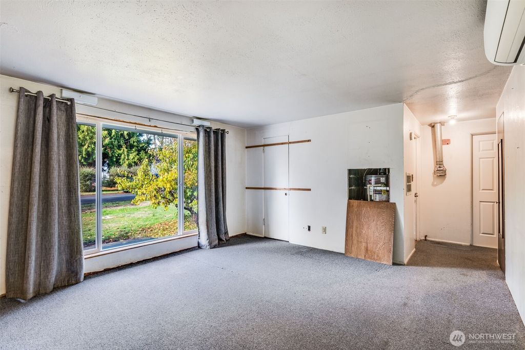 Photo of 33526 18th Avenue S, Federal Way, WA 98003 (MLS # 2452054)