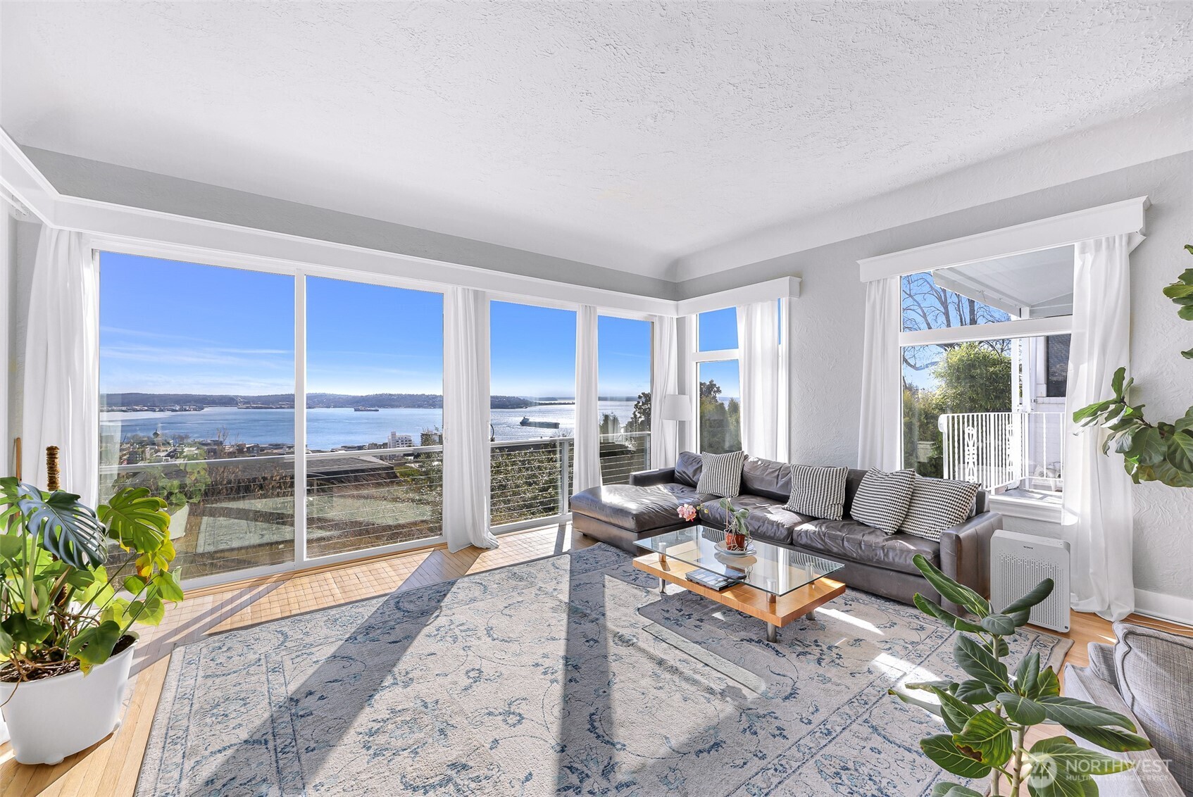307 W Highland Drive
