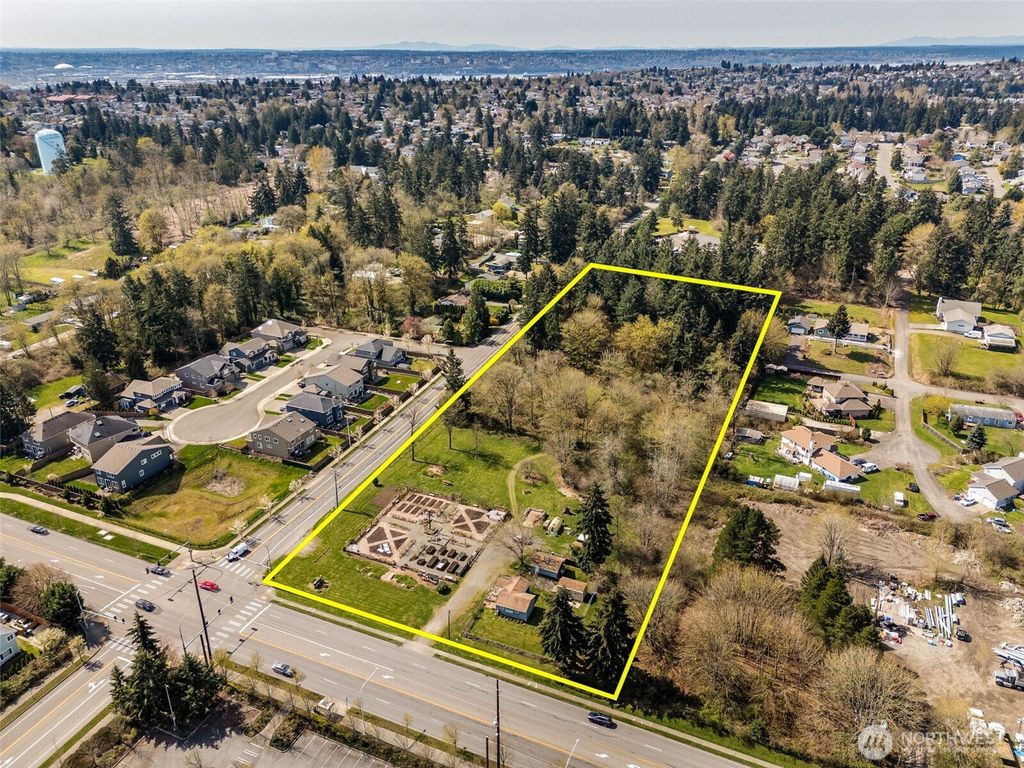 Photo of 34249 21st Avenue SW, Federal Way, WA 98023 (MLS # 2352205)