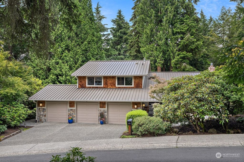 Photo of 16420 SE 22nd Street, Bellevue, WA 98008 (MLS # 2251886)
