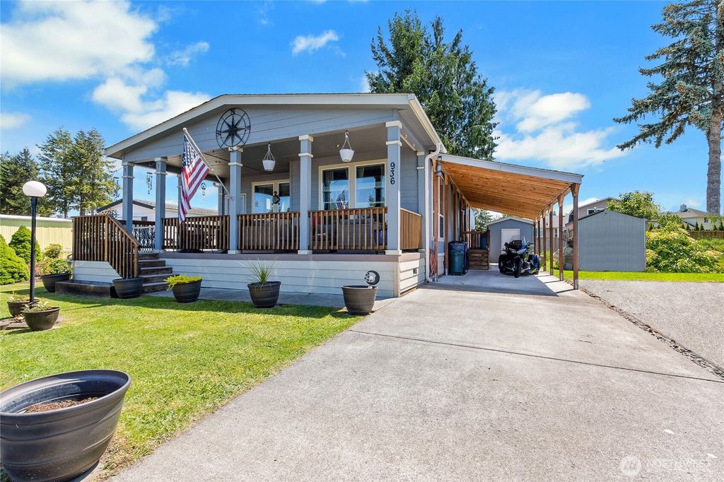 Photo of 936 Mountain Villa Drive, Enumclaw, WA 98022 (MLS # 2476422)