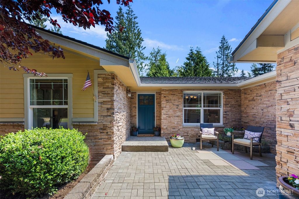 Photo of 6306 258th Avenue NE, Redmond, WA 98053 (MLS # 2411784)