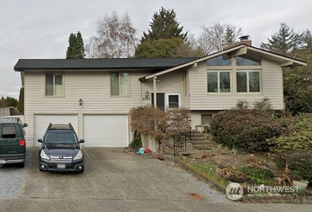 Photo of 2000 SE 18th Court, Renton, WA 98055 (MLS # 2127473)