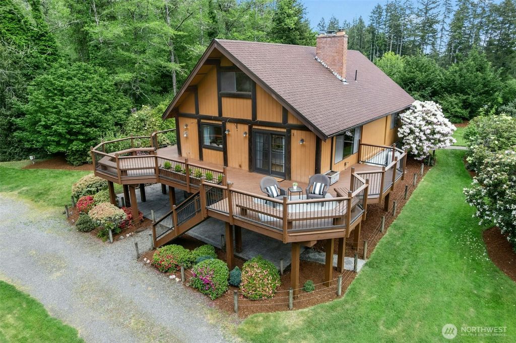 Photo of 2214 Beaver Creek Drive SW, Olympia, WA 98512 (MLS # 2528054)