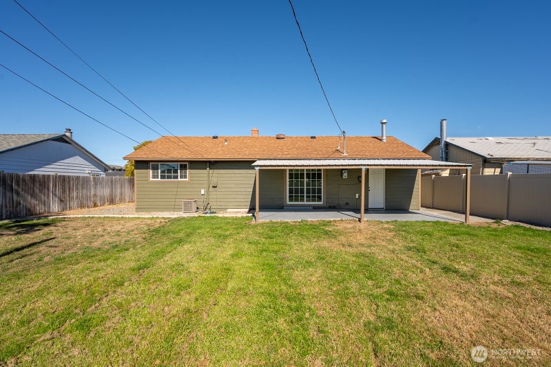 719 W Loop Drive