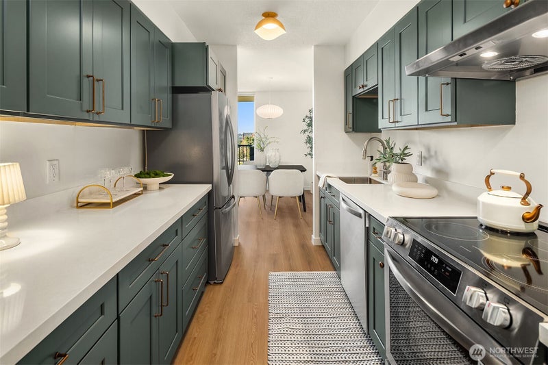 4540 8th Avenue NE 1002