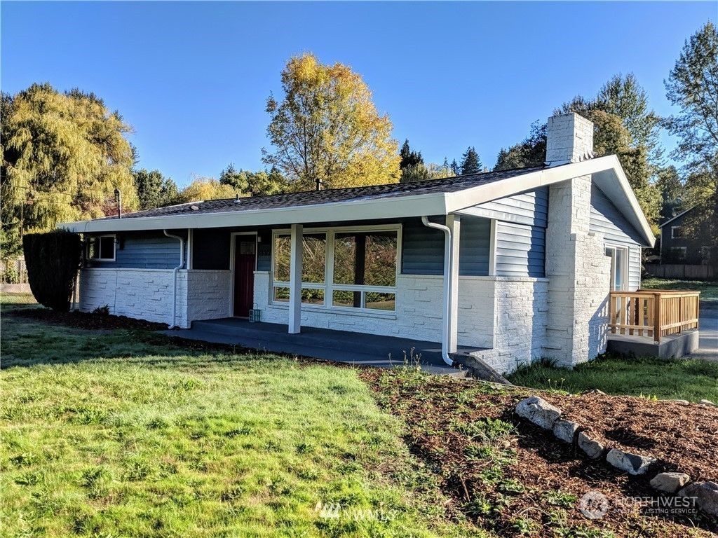 Photo of 18812 80th Avenue NE, Kenmore, WA 98028 (MLS # 2297801)