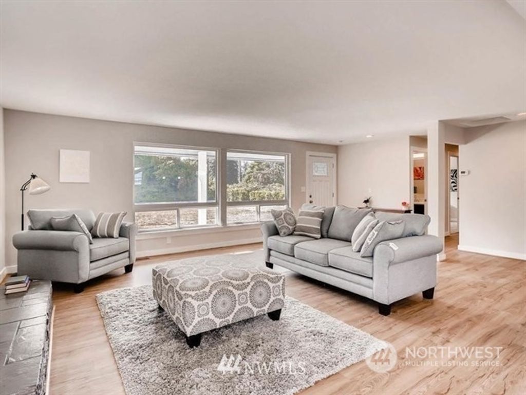 Photo of 18812 80th Avenue NE, Kenmore, WA 98028 (MLS # 2297801)