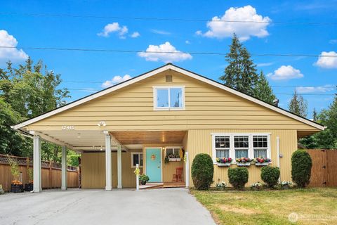 Photo of 12415 NE 112th Street, Kirkland, WA 98033 (MLS # 2548612)