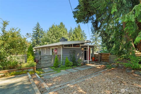 Photo of 18750 12th Avenue NE, Shoreline, WA 98155 (MLS # 2550853)