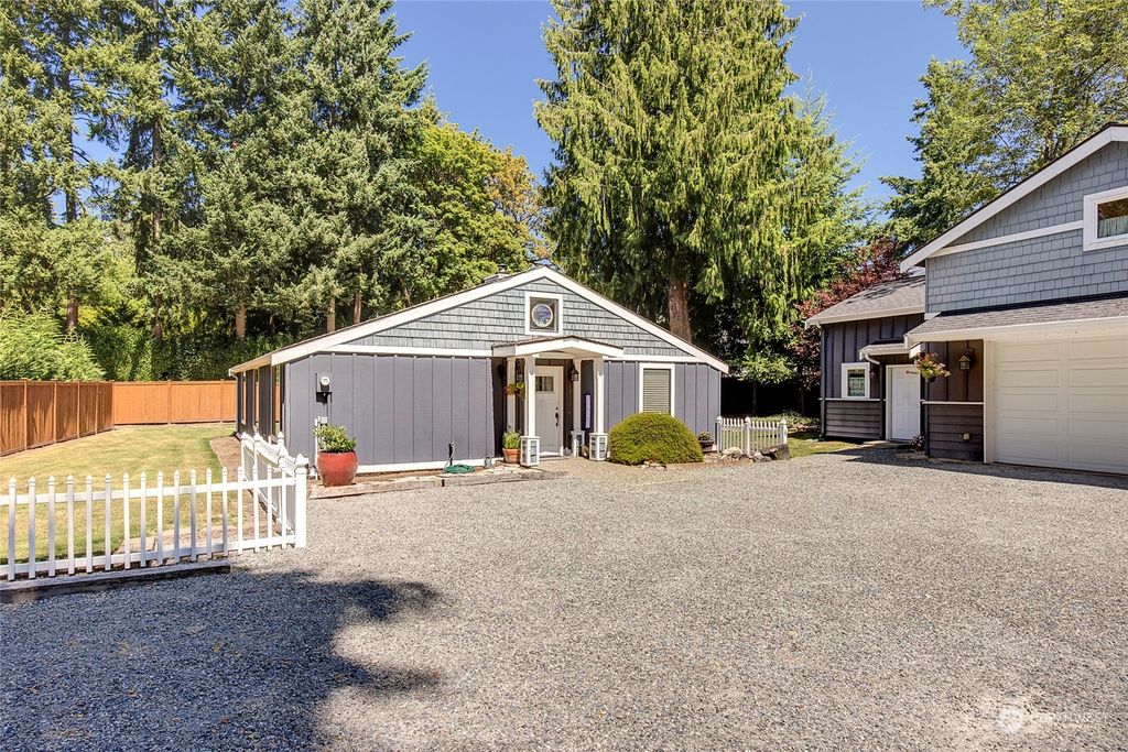 Photo of 2956 72nd Avenue SE, Mercer Island, WA 98040 (MLS # 2144415)