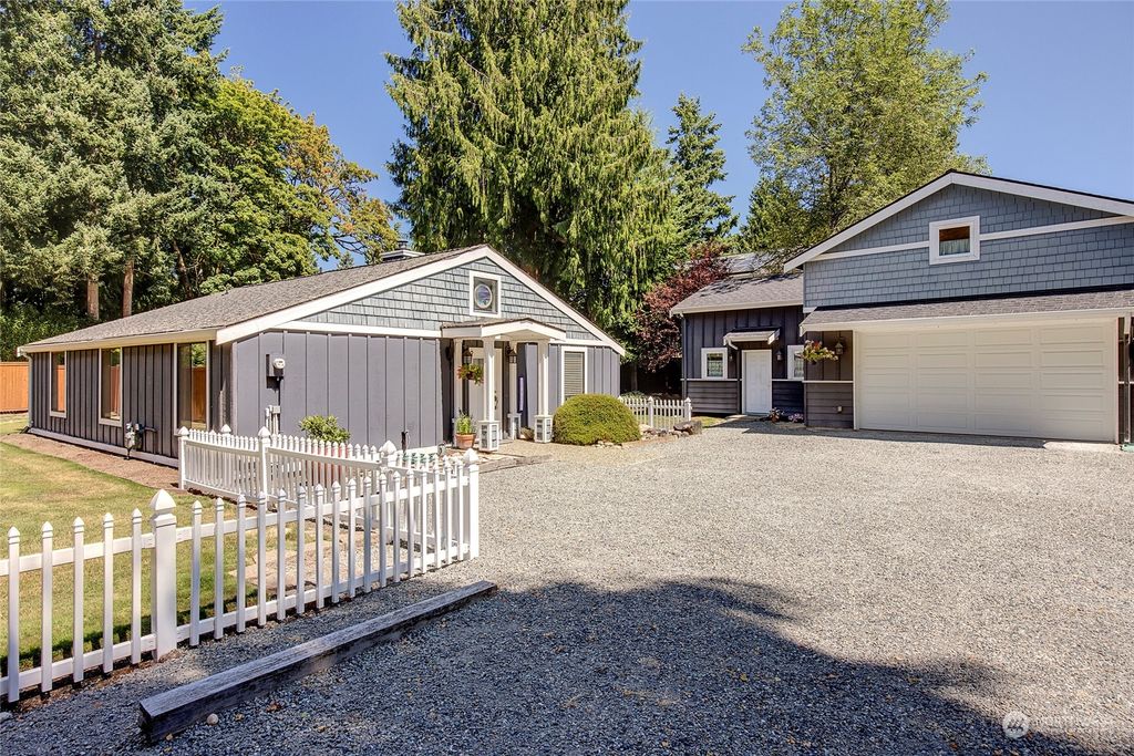 Photo of 2956 72nd Avenue SE, Mercer Island, WA 98040 (MLS # 2144415)