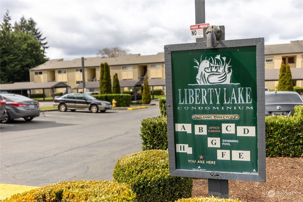 Photo of 31003 14th Avenue S #9, Federal Way, WA 98003 (MLS # 2056168)