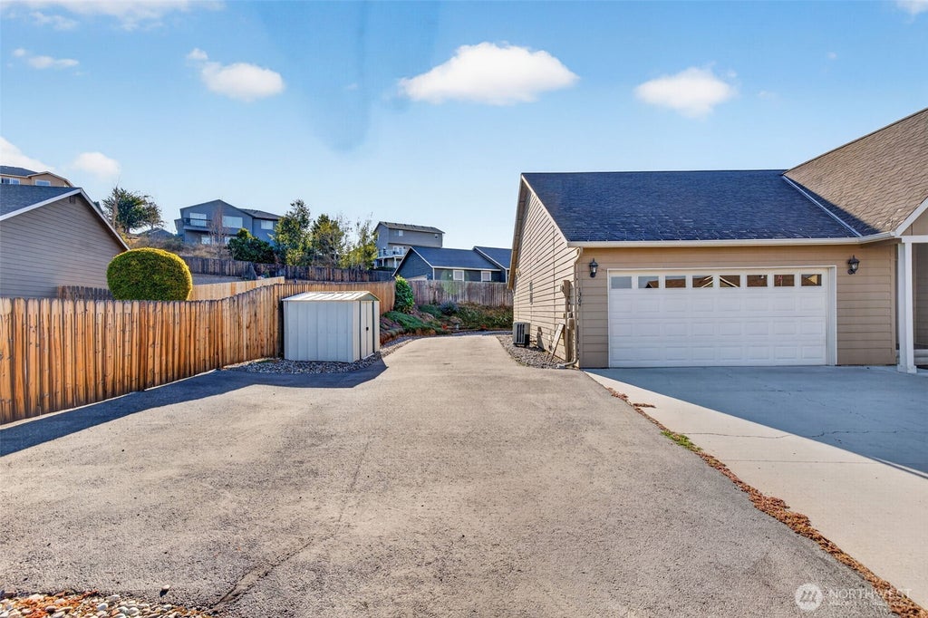Photo of 1364 Tractor Loop, East Wenatchee, WA 98802 (MLS # 2585328)