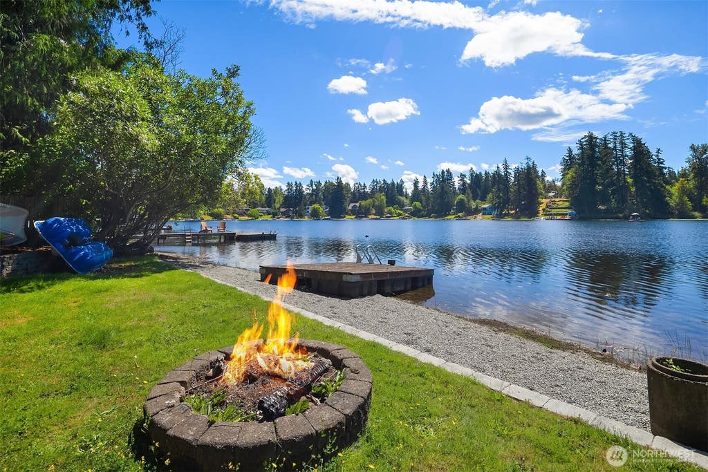 Photo of 17463 SE 192nd Drive, Renton, WA 98058 (MLS # 2557998)