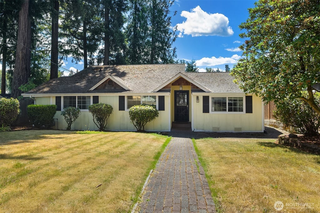 Photo of 17463 SE 192nd Drive, Renton, WA 98058 (MLS # 2557998)