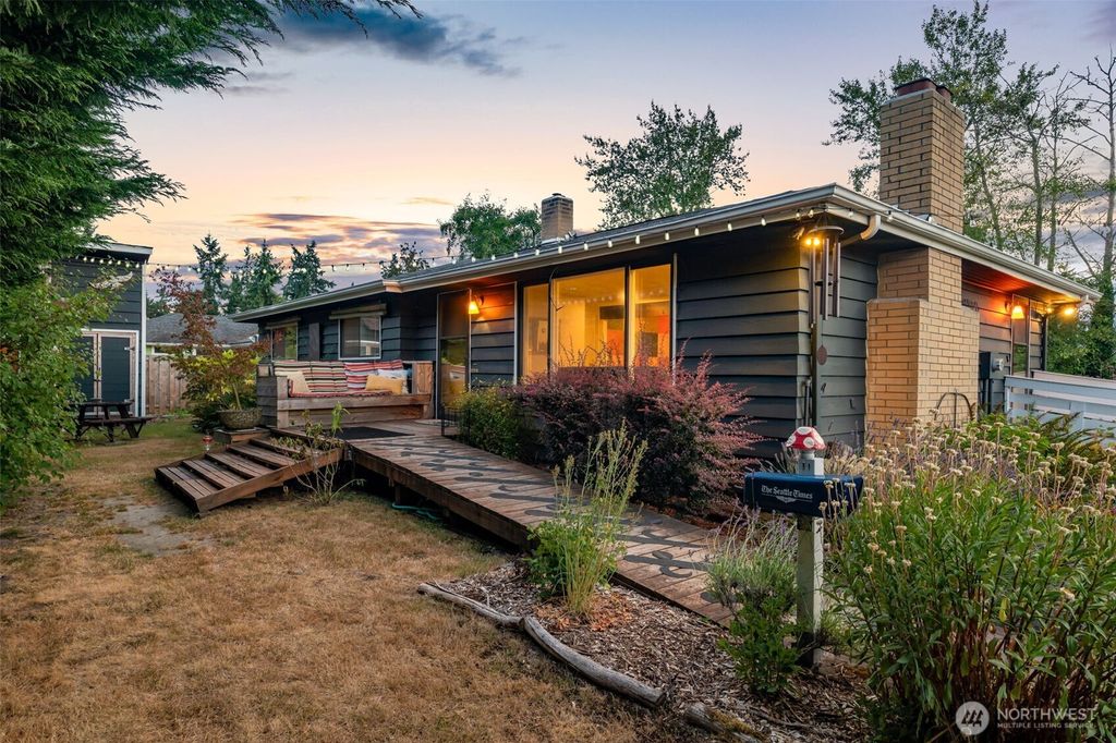 Photo of 11803 14th Avenue S, Seattle, WA 98168 (MLS # 2418478)