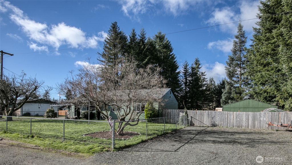 Photo of 411 N 14TH St, Elma, WA 98541 (MLS # 2479684)
