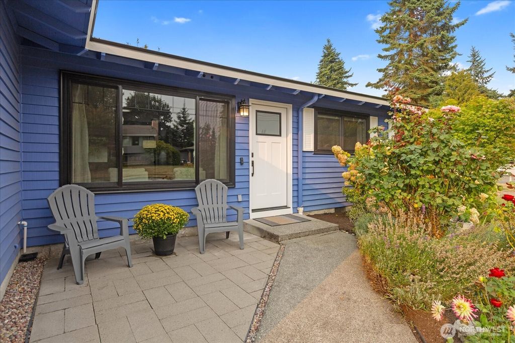 Photo of 6315 185th Street SW, Lynnwood, WA 98037 (MLS # 2430353)