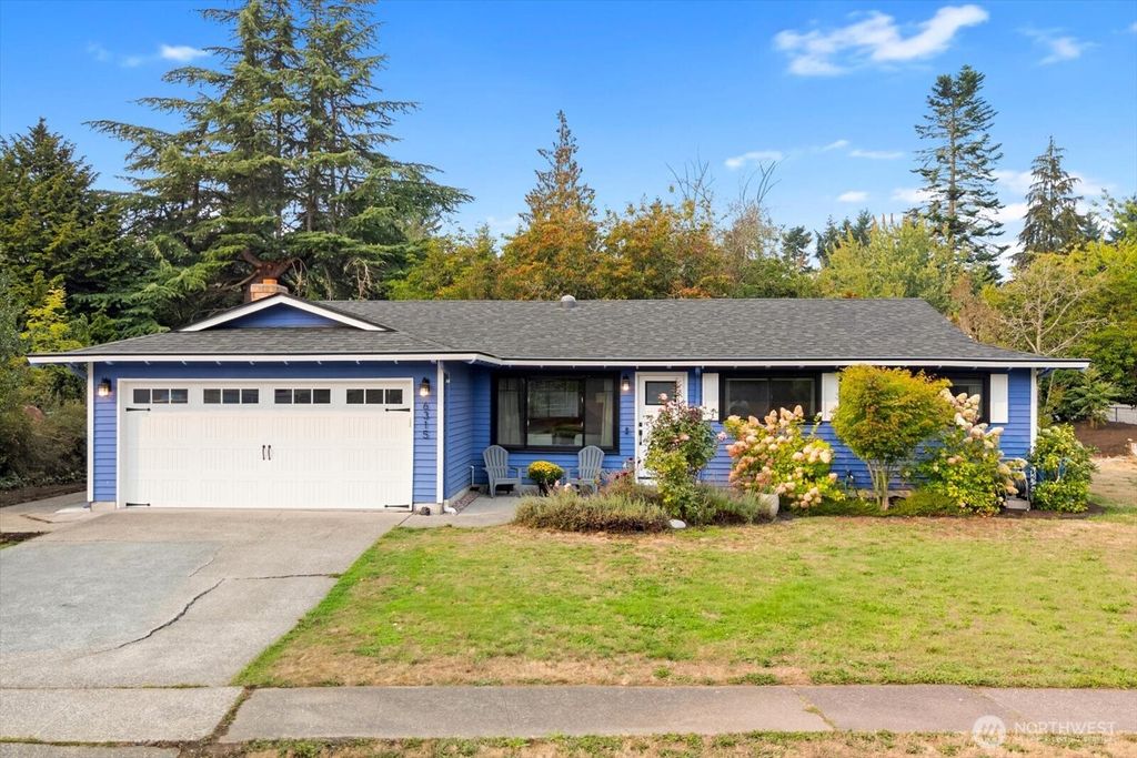 Photo of 6315 185th Street SW, Lynnwood, WA 98037 (MLS # 2430353)