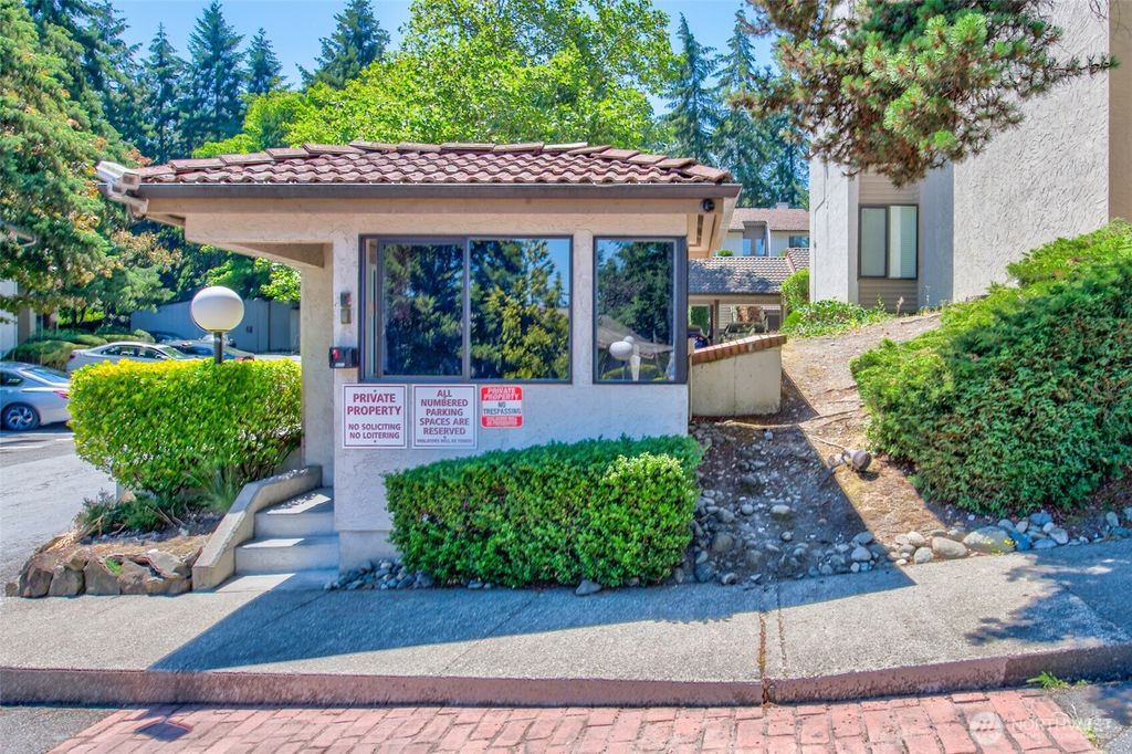 Photo of 10401 NE 32nd Place #A101, Bellevue, WA 98004 (MLS # 2466342)