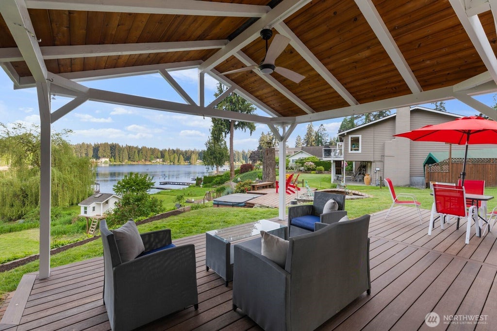 Photo of 17800 185th Avenue NE, Woodinville, WA 98072 (MLS # 2550834)