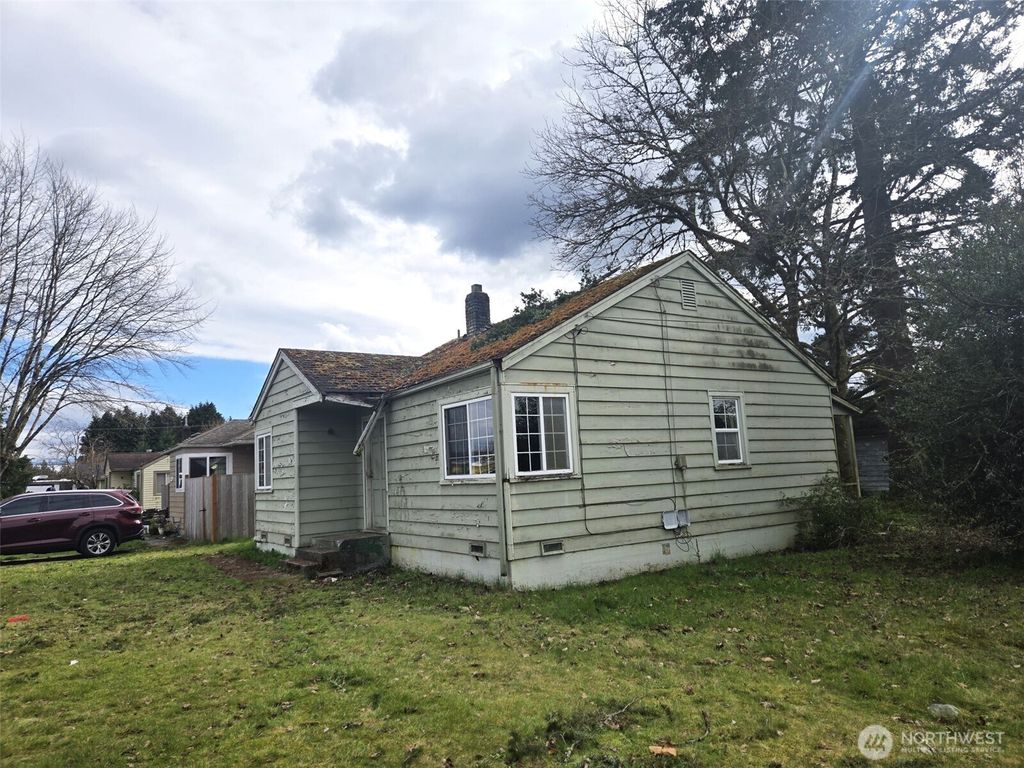 Photo of 2135 Adams Street, Shelton, WA 98584 (MLS # 2499762)