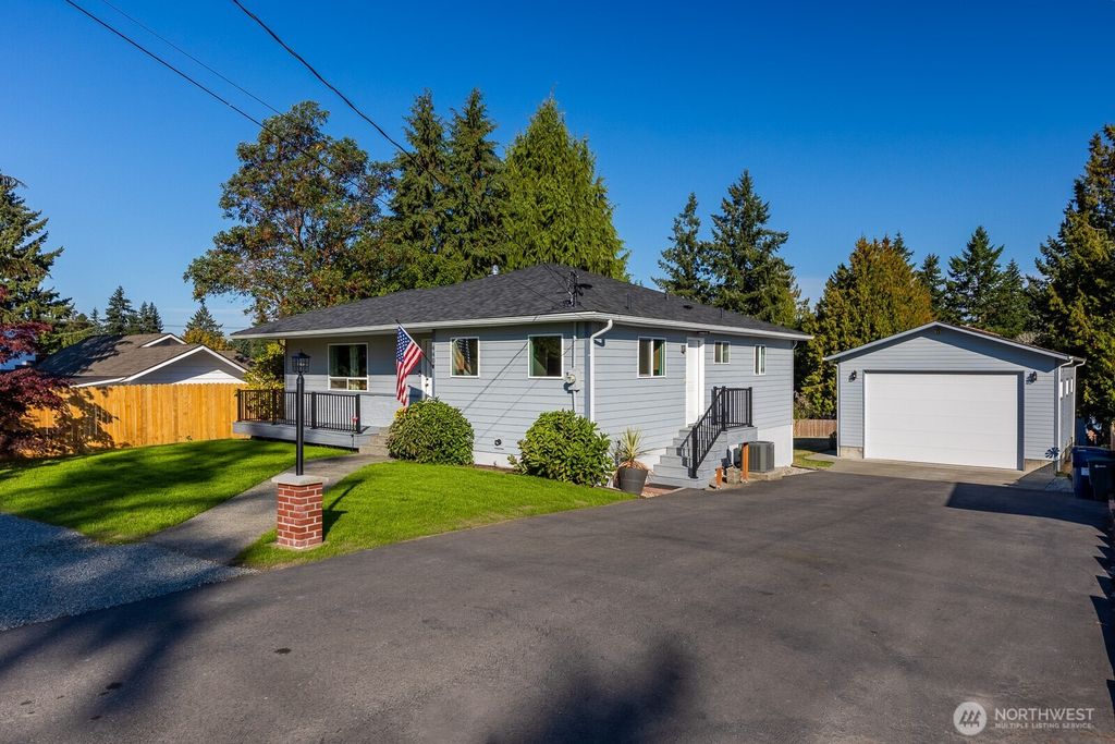 Photo of 440 SW 143rd Street, Burien, WA 98166 (MLS # 2433376)