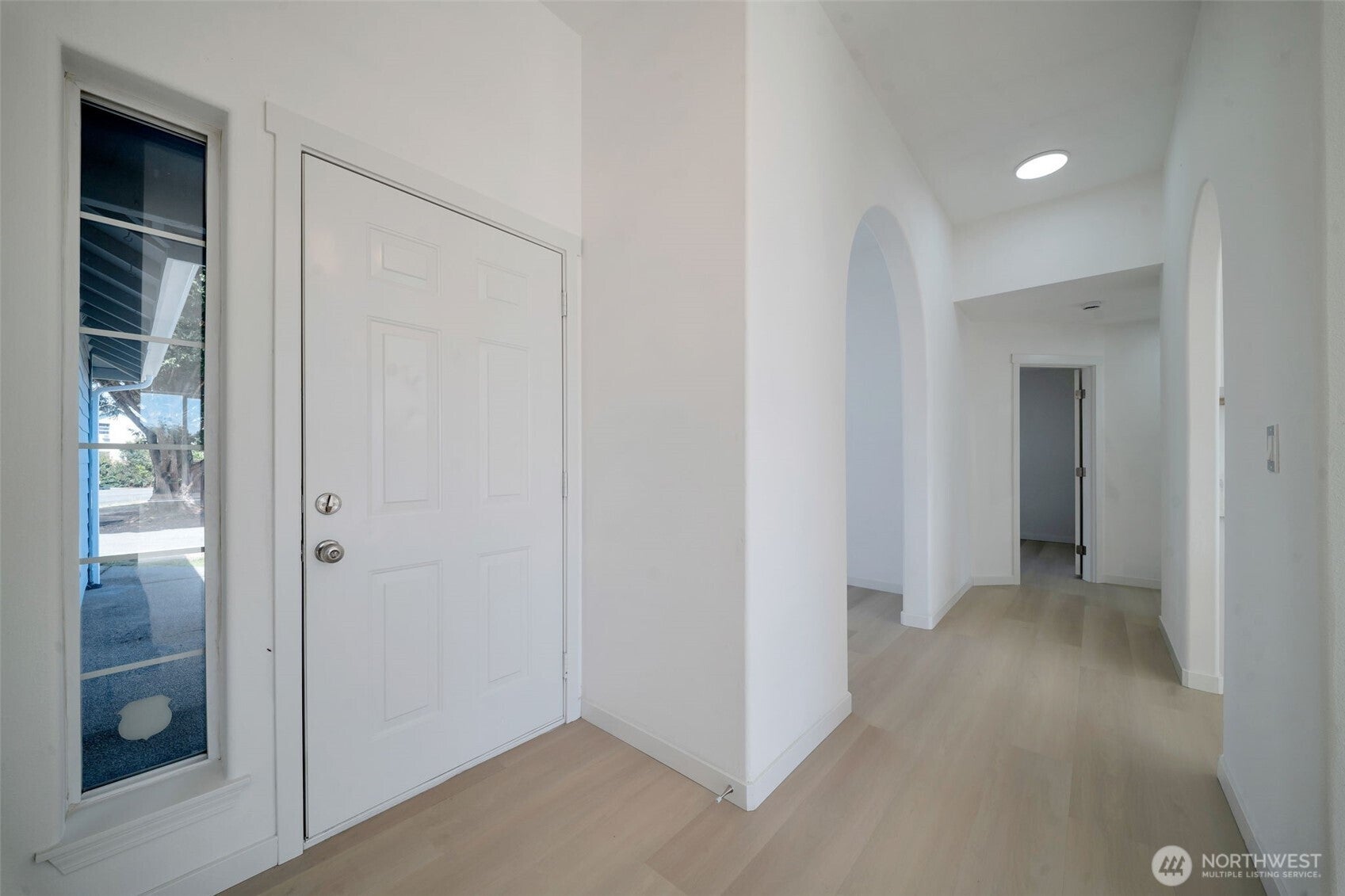 304 Eldredge Court NW
