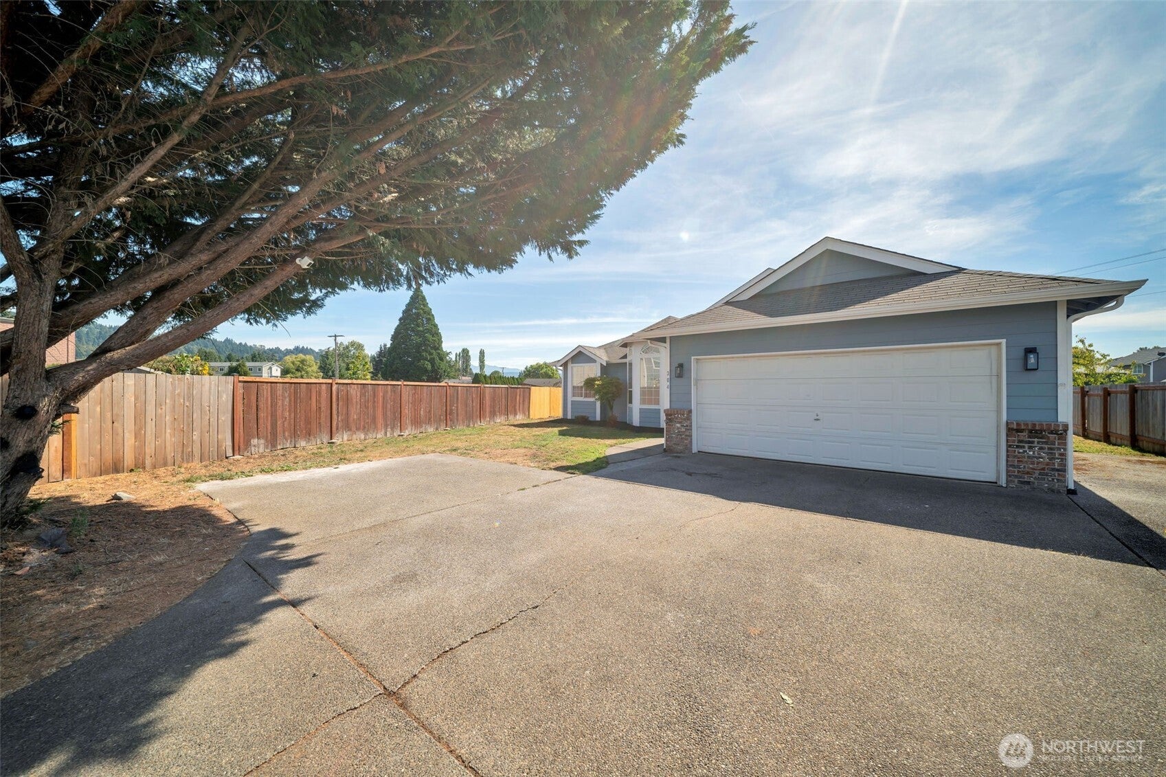 304 Eldredge Court NW