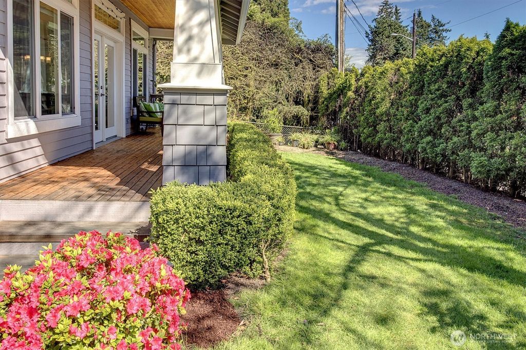 Photo of 412 15th Avenue, Kirkland, WA 98033 (MLS # 2484149)