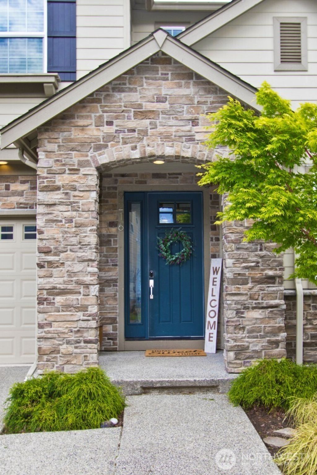 Photo of 9216 Brinkley Avenue SE, Snoqualmie, WA 98065 (MLS # 2499711)