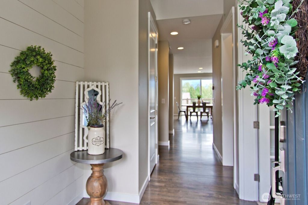 Photo of 9216 Brinkley Avenue SE, Snoqualmie, WA 98065 (MLS # 2499711)