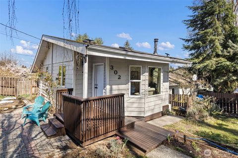 Photo of 302 S Barton Street, Seattle, WA 98108 (MLS # 2499243)