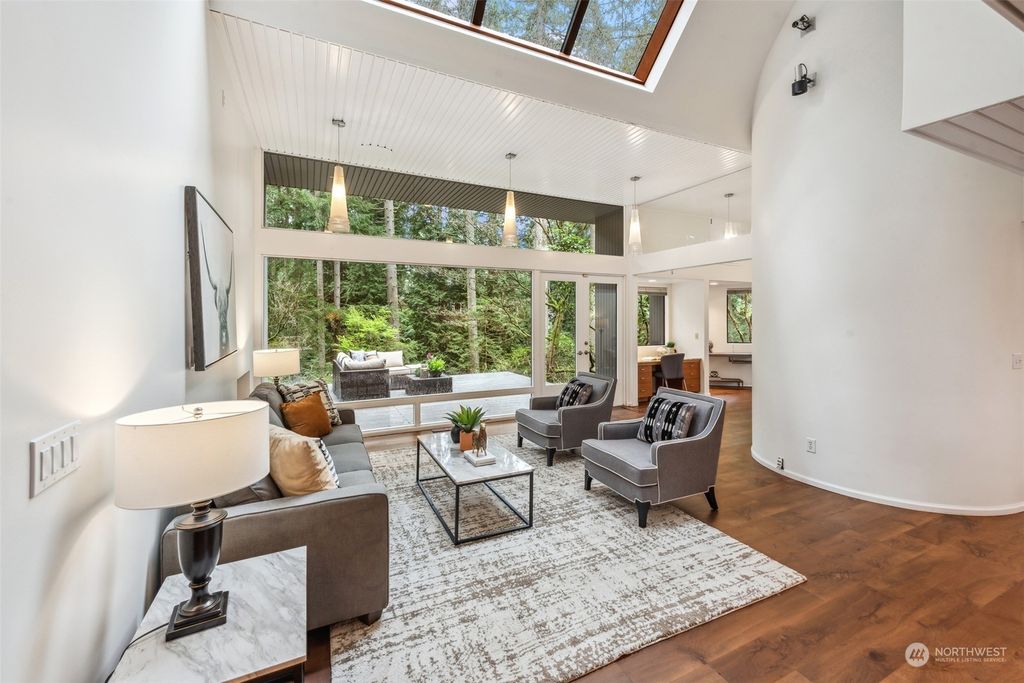 Photo of 4256 132nd Avenue NE, Bellevue, WA 98005 (MLS # 2059369)